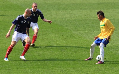 雷速电竞热评-久保建英助攻队友空门吃饼