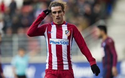 雷速电竞独家-登贝莱速度让对手只能犯规